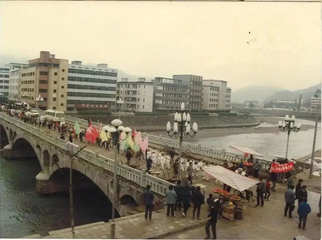 1991年 海螺桥.jpg